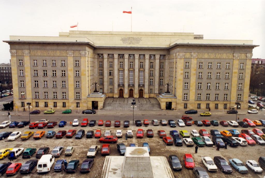 Fot. Elewacja zachodnia – główna. Fot. E. Tomczak. Fotografia ze zbiorów Śląskiego Centrum Dziedzictwa Kulturowego w Katowicach