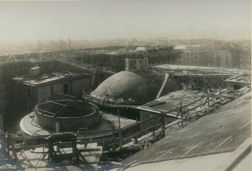 Kopuła nad westybulem i świetlik nad salą sejmową, 1926 r. Fotografia archiwalna ze zbiorów Śląskiego Centrum Dziedzictwa Kulturowego w Katowicach