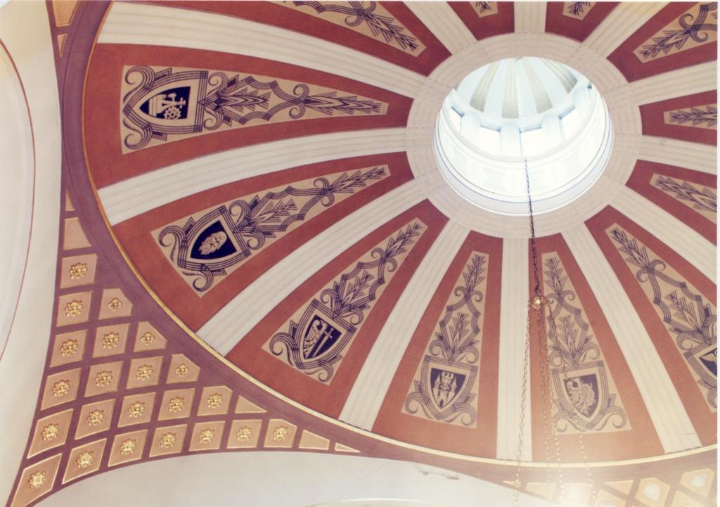 Podniebie kopuły westybulu. Fot. A. Kuśmirek. Fotografia ze zbiorów Śląskiego Centrum Dziedzictwa Kulturowego w Katowicach