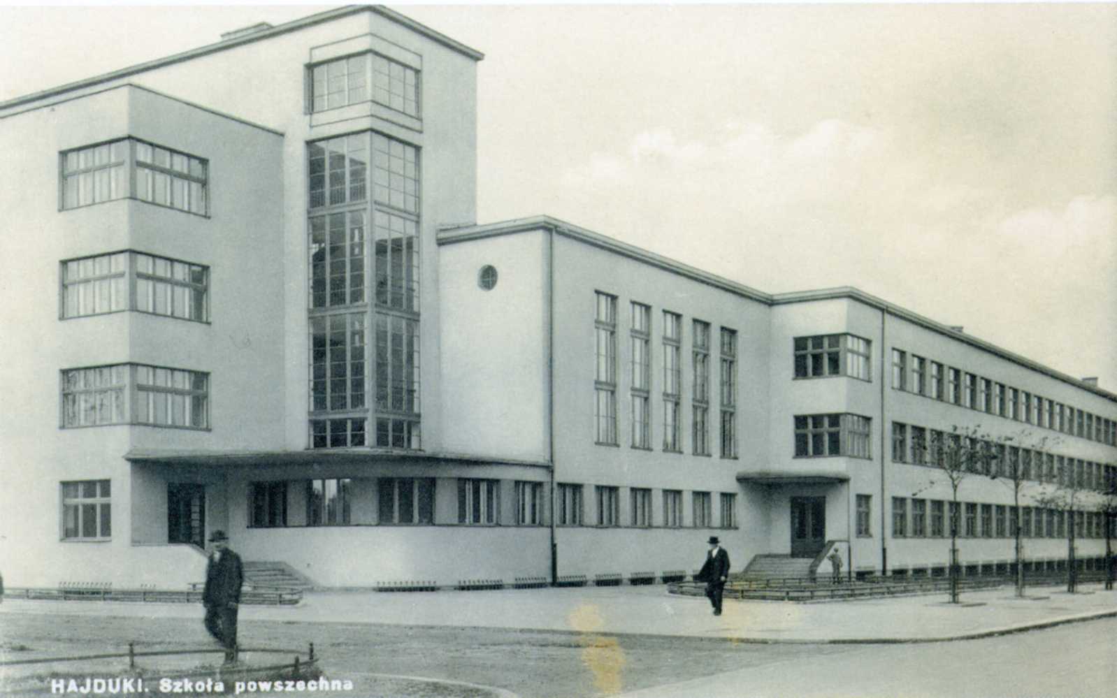 Fotografia Budynku Szkoły Podstawowej im. Stanisława Hadyny