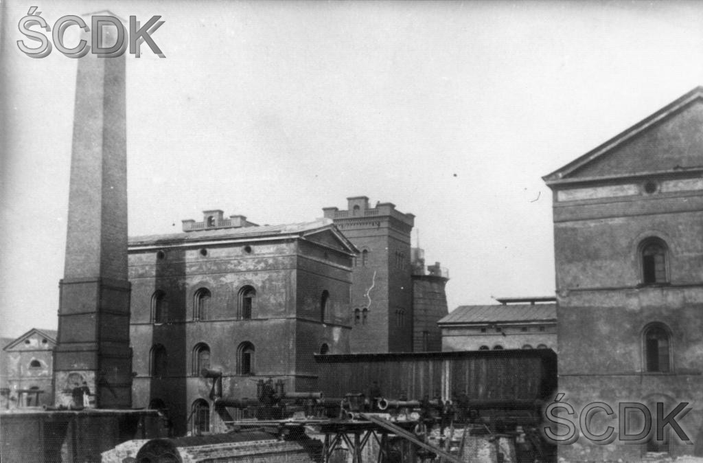 Widok Królewskiej Odlewni Żeliwa w Gliwicach, dziedziniec huty, fotografia archiwalna Bermanna z 1865 roku 3