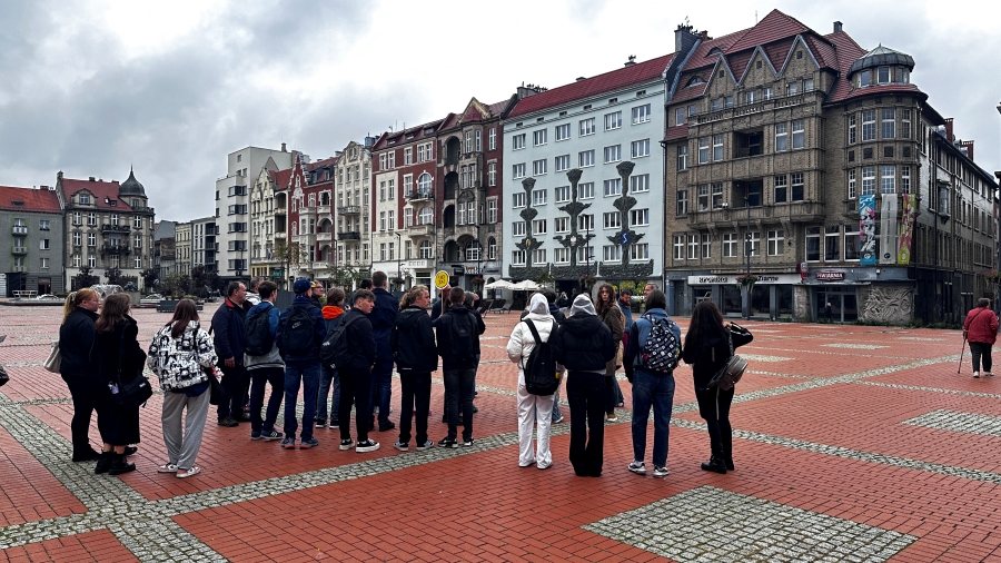 Zdjęcie z realizacji projektuAmbasador Pamięci o Wojciechu Korfantym. Ambasadorzy zwiedzają Bytom