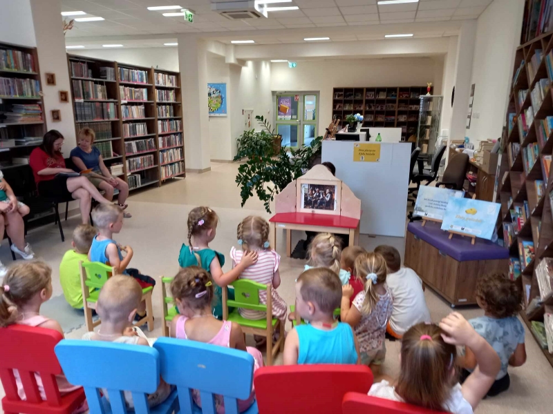 Bajka drogą do historii małej ojczyzny. Dzieci biorą udzial w teatrzyku