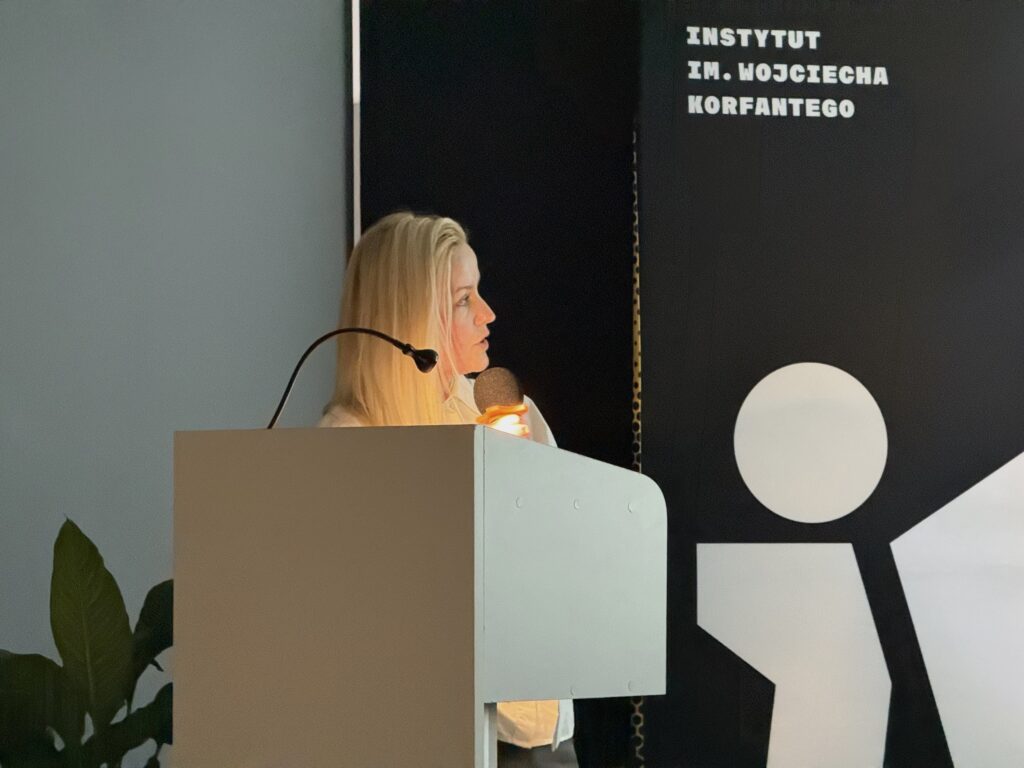 Na zdjęciu prelegentka przy mównicy podczas Konferencji Konserwatorskiej "Kamień i Cegła"