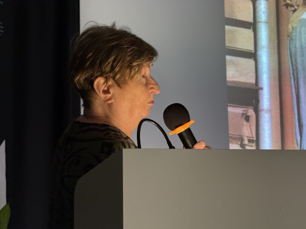 Na zdjęciu prelegentka przy mównicy podczas Konferencji Konserwatorskiej "Kamień i Cegła"